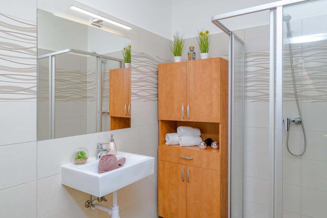 ILLÉS Apartmanok II. Hajdúszoboszló Esterno foto