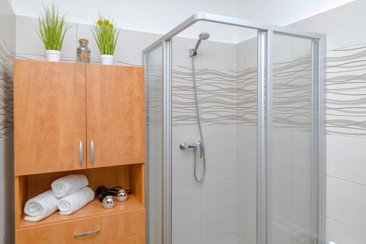 ILLÉS Apartmanok II. Hajdúszoboszló Esterno foto