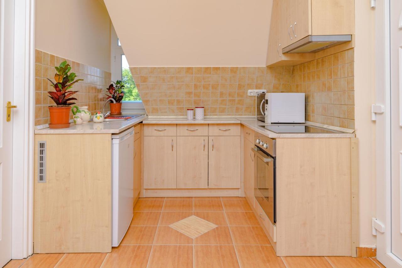 ILLÉS Apartmanok II. Hajdúszoboszló Esterno foto