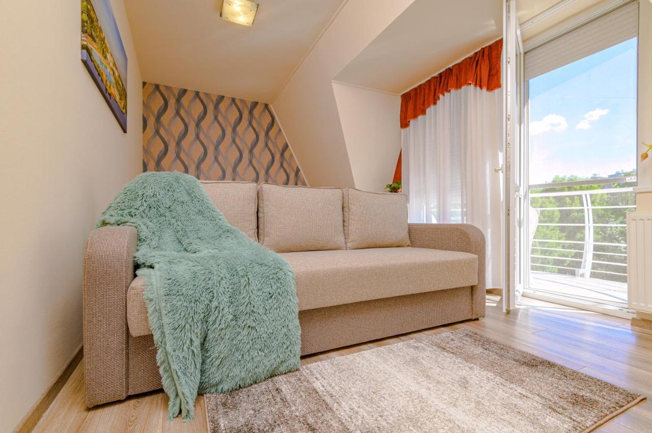 ILLÉS Apartmanok II. Hajdúszoboszló Esterno foto