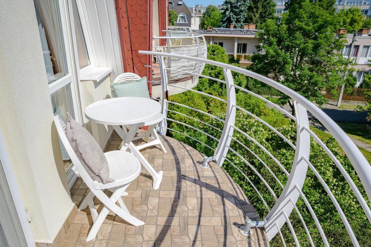 ILLÉS Apartmanok II. Hajdúszoboszló Esterno foto