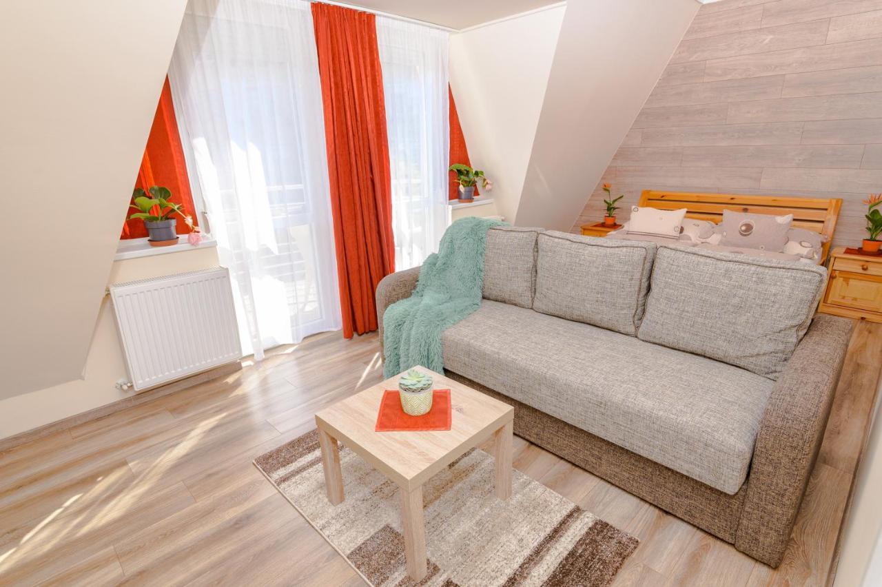 ILLÉS Apartmanok II. Hajdúszoboszló Esterno foto